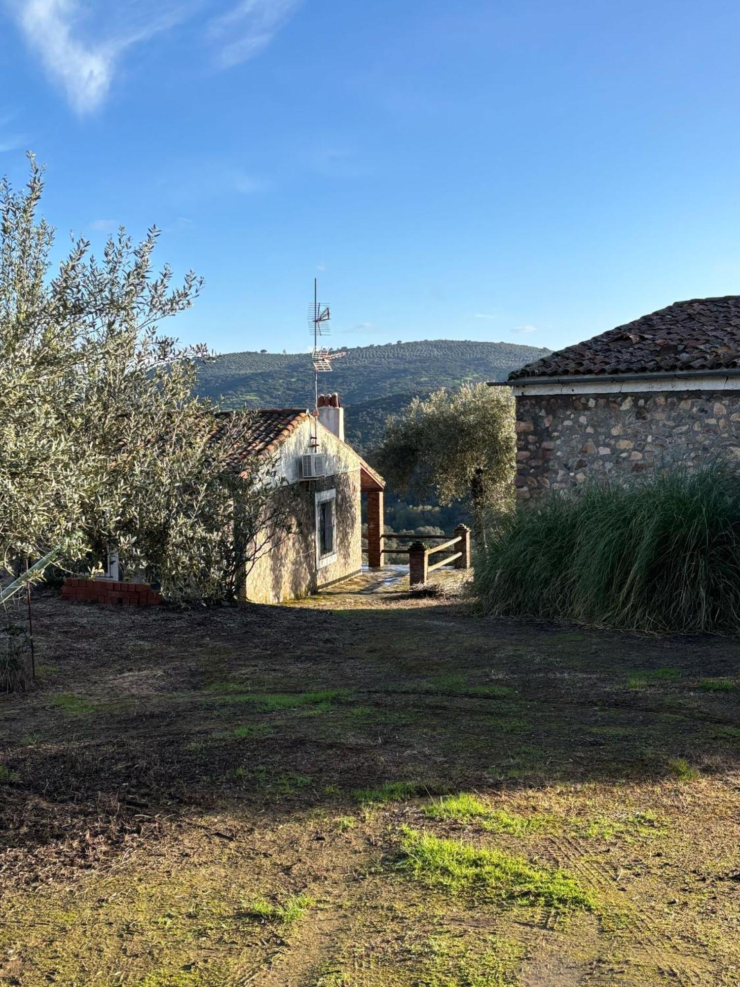 Casas Rurales Los Llanos 丰特斯-德莱昂 外观 照片