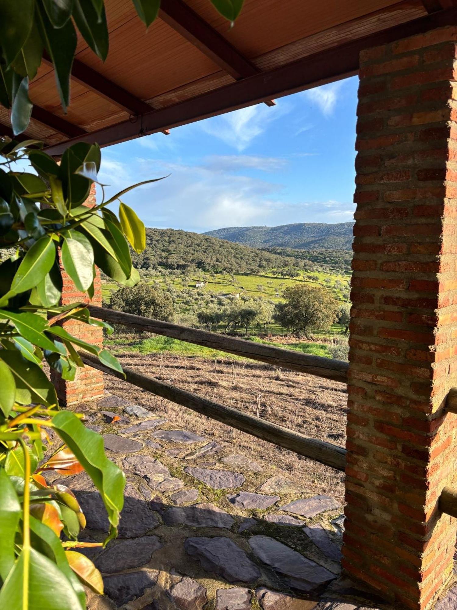 Casas Rurales Los Llanos 丰特斯-德莱昂 外观 照片